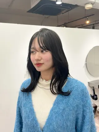 ミディアム elena byartefice所属・安達 萌花のヘアスタイル