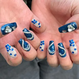 ネイル LAVISH nanamiのネイルデザイン