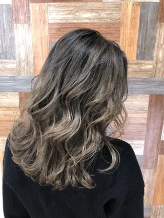 ロング Adachi Fujikoのヘアスタイル