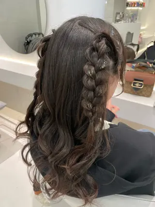 ヘアアレンジ ヘアセット🎀耳つぼ 👂💎MONAMIのヘアスタイル