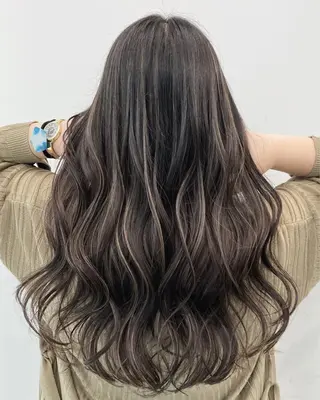 ロング カラー ヘアアレンジ 【公式】amble luxe池袋東口🩷のヘアスタイル