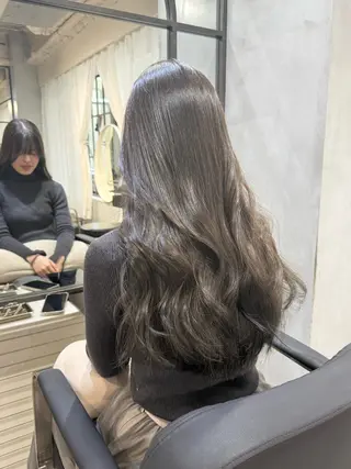 セミロング カラー 【銀座】艶髪/上品な カラー特化/涼/駅近のヘアスタイル