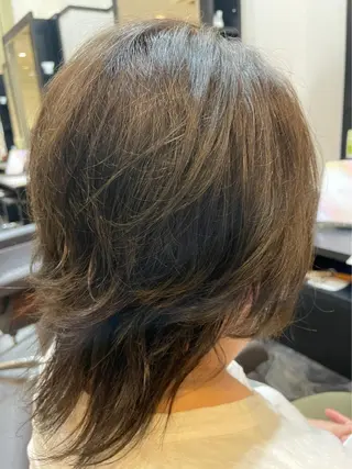 ショート カラー 岸田 怜奈のヘアスタイル