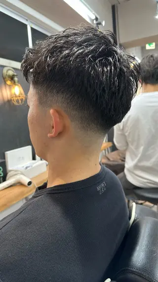 メンズ 律喜/パーマ /メンズ/フェードのヘアスタイル