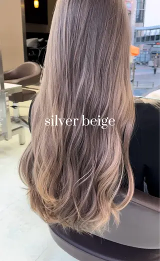 セミロング wil西宮レイヤー 西村徹のヘアスタイル