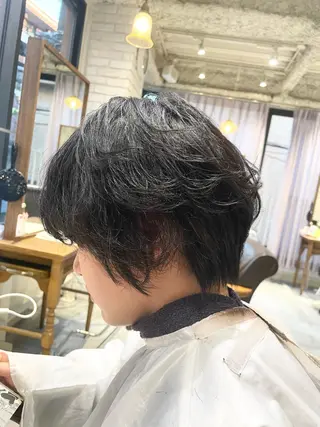 ショート カラー パーマ 柳井 準平のヘアスタイル