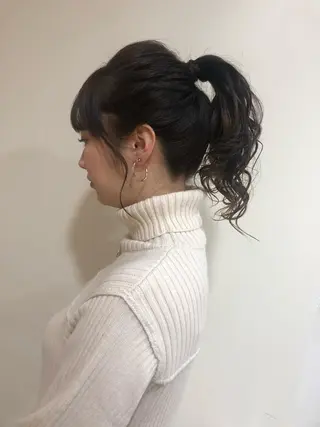 ロング ヘアアレンジ MIOベージュカラー 柔らかいカラーのヘアスタイル