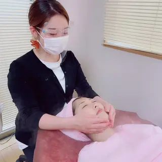 CEサロンblanc bebe所属・高村 有紀のエステ・リラクイメージ