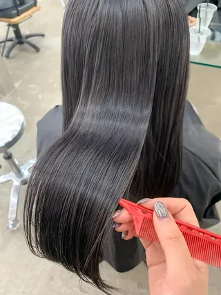 ロング カラー YU KIのヘアスタイル