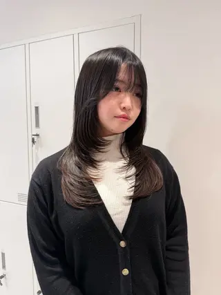 ロング マイ/カットモデル /暖色カラーのヘアスタイル