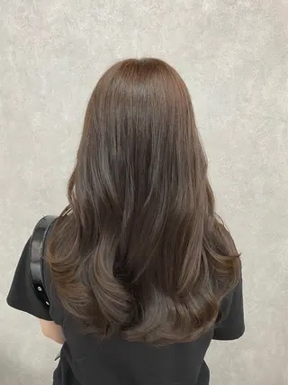 ロング 🩶西 雪乃/透明感 くすみカラー🫧のヘアスタイル