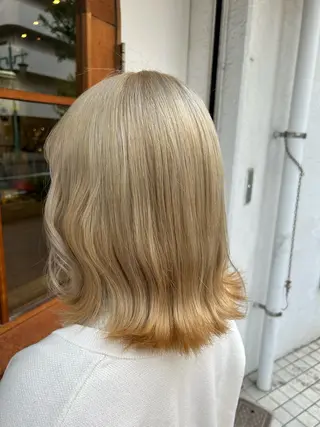 セミロング カラー あずま みゆのヘアスタイル