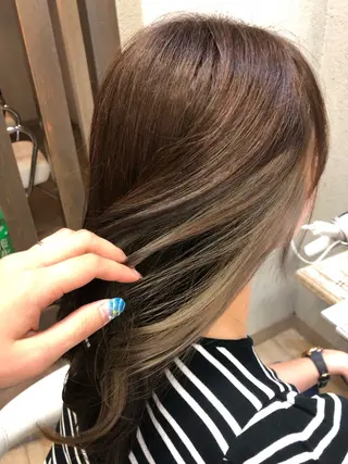 ロング カラー 阿部 美咲のヘアスタイル