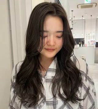 ロング ブリーチなし透明感/ レイヤー/天王寺のヘアスタイル