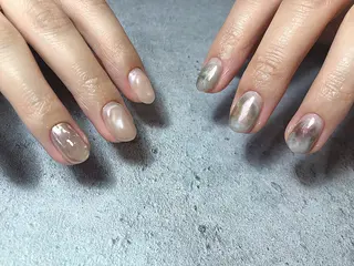 ショート カラー ネイル マツエク・マツパ illum hicariのネイルデザイン