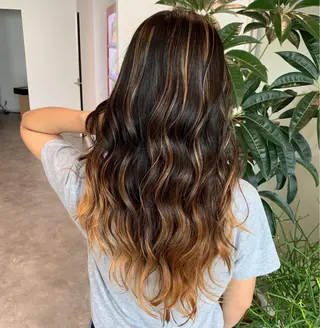 セミロング カラー 清水 亮太／赤み消しカラーのヘアスタイル