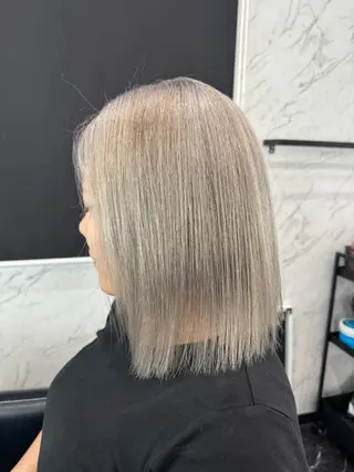 ショート カラー LOHAS 優来（ユラ）のヘアスタイル