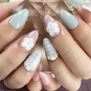 ネイル ゲン レイカのネイルデザイン