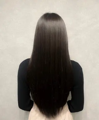 カラー kokoro/ 艶カラーのヘアスタイル