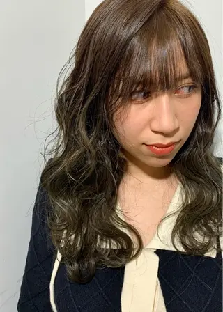 セミロング もにか🌞原宿/渋谷 🌝ブリーチカラーのヘアスタイル