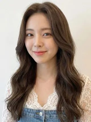 ロング ☁️透明感カラー× レイヤー ☁️ノアのヘアスタイル