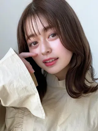 ミディアム カラー AINANLY 明治神宮前店所属・似合わせレイヤー モテカラー🤍三科のヘアスタイル