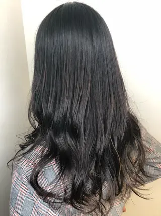 ロング カラー ウルフカット／吉村 桃子のヘアスタイル