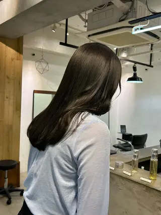 カラー moeka 表参道のヘアスタイル