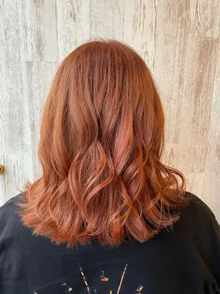 カラー 岡村 真子のヘアスタイル