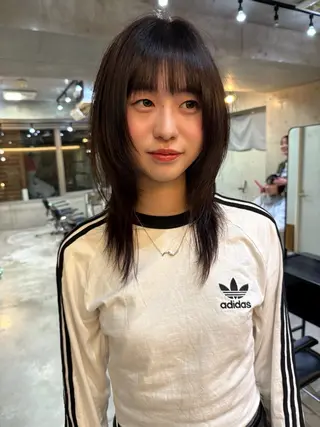 ミディアム レイヤーカット\ウル フ　chinatsuのヘアスタイル