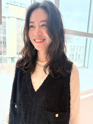 セミロング カラー パーマ ✂️小顔カット✂️ 山本有紀のヘアスタイル