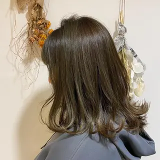 ミディアム 長井 麻帆のヘアスタイル