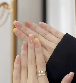 ネイル 高木 維麗絲のネイルデザイン