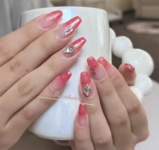 ロング R NAILSALONのネイルデザイン