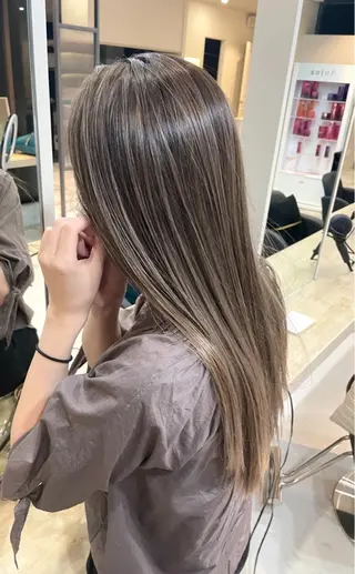 ロング カラー Lia所属・皆木 智晴のヘアスタイル