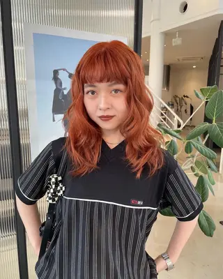 ミディアム カラー tomo🍒パーマ ハイトーン似合わせのヘアスタイル