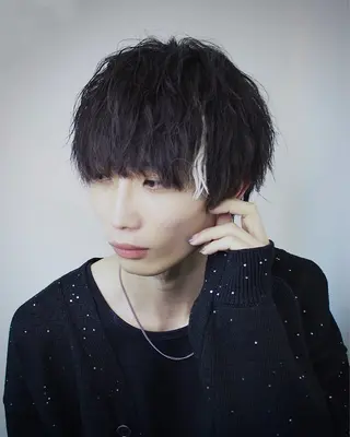 カラー ラウンドマッシュ/ フェザーショート大阪のヘアスタイル