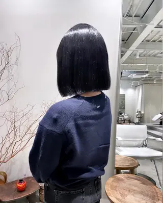 ショート カラー 林 千聖のヘアスタイル