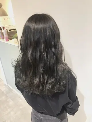 セミロング カラー ヤマナカ エリカのヘアスタイル