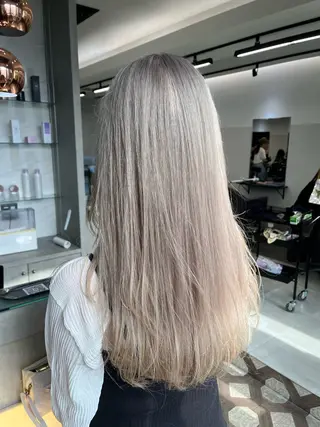 ミディアム カラー dao/ミルクティー /ブラウン/ブロンドのヘアスタイル