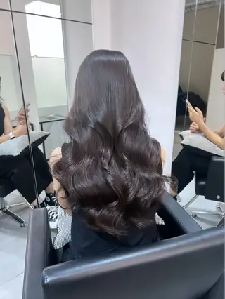 ロング カラー erena /  艶カラー🖤のヘアスタイル