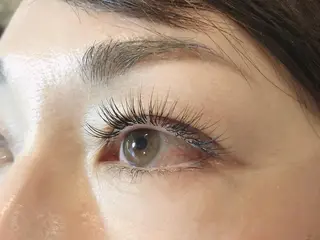 マツエク・マツパ UTA hair&eyelash所属・青木 百花のマツエク・マツパデザイン