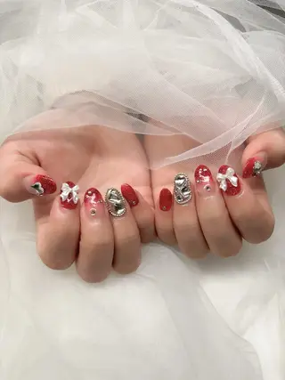 ネイル セルフホワイトニング エクシア 岡山駅前店所属・Sana ⭐︎のネイルデザイン