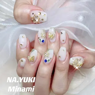 ネイル 🦋 Queenieのネイルデザイン