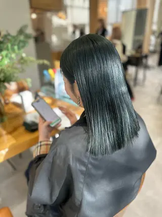 カラー VIEWユリナ メイク/ カットのヘアスタイル