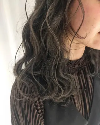 ロング カラー ヘアアレンジ REVE所属・TAKU 美容師のヘアスタイル