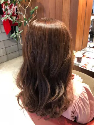 セミロング 近 沙織のヘアスタイル