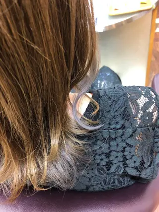 ミディアム カラー 田辺 黎花のヘアスタイル