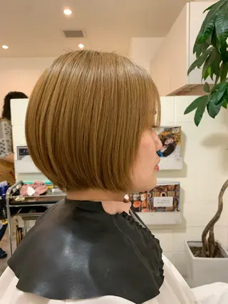 ショート rapt.所属・ストレート／Wカラー 星野光咲のヘアスタイル