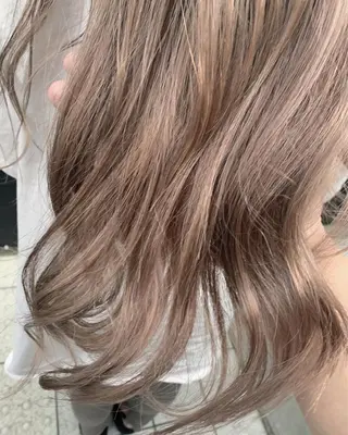 ロング カラー K. SUZUKAのヘアスタイル